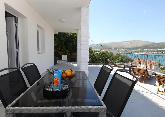 With Terrace And Sea View - Lucic Διαμέρισμα *