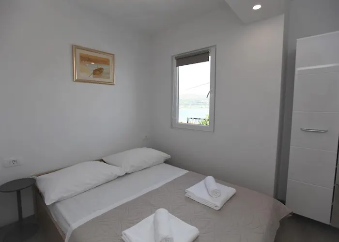 With Terrace And Sea View - Lucic Διαμέρισμα Τρογκίρ