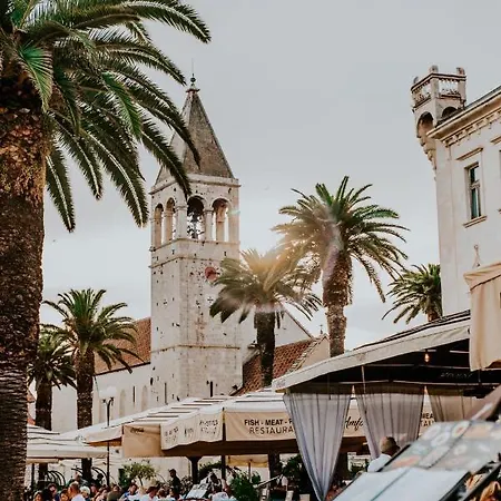 With Terrace And Sea View - Lucic Apartament