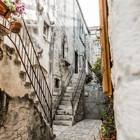 公寓 With Terrace And Sea View - Lucic 特罗吉尔