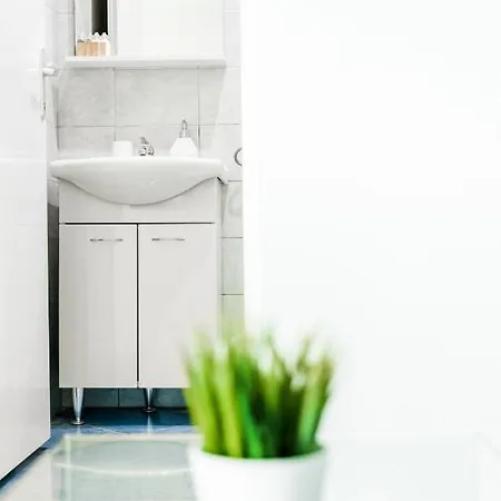 Apartament With Terrace And Sea View - Lucic *