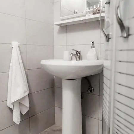 With Terrace And Sea View - Lucic 公寓 *