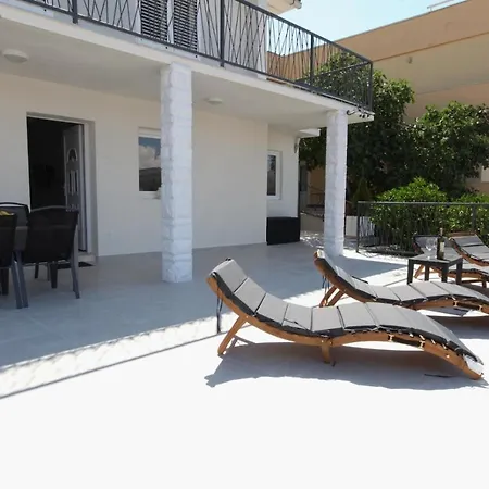 With Terrace And Sea View - Lucic