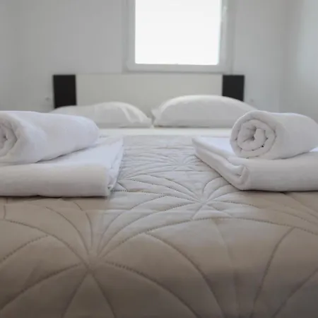 Apartament With Terrace And Sea View - Lucic *