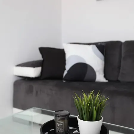 With Terrace And Sea View - Lucic * 特罗吉尔