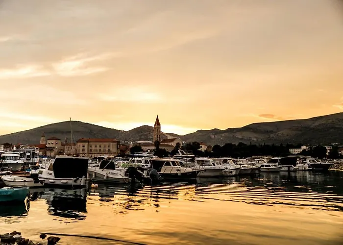 Apartament With Terrace And Sea View - Lucic *