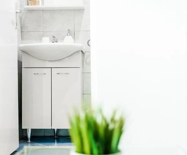 Apartament With Terrace And Sea View - Lucic *