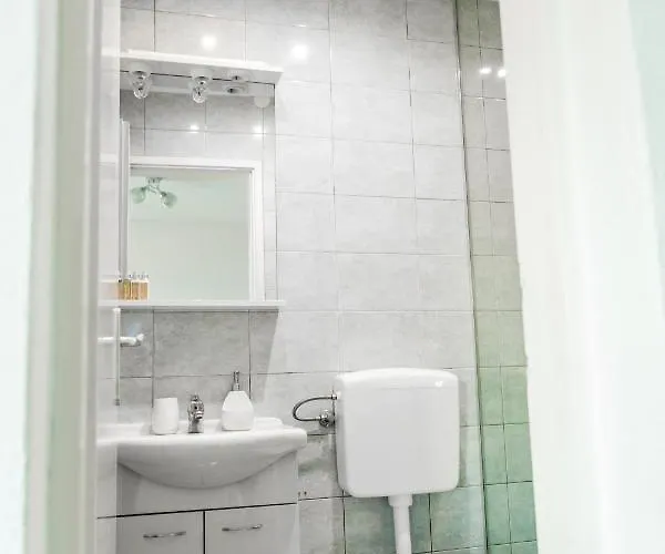 With Terrace And Sea View - Lucic Apartament