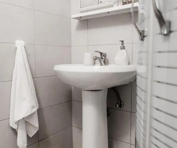 With Terrace And Sea View - Lucic Apartament *