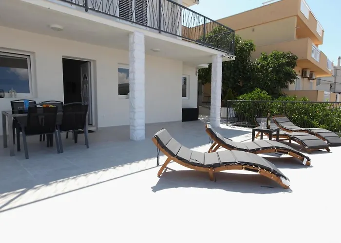 With Terrace And Sea View - Lucic