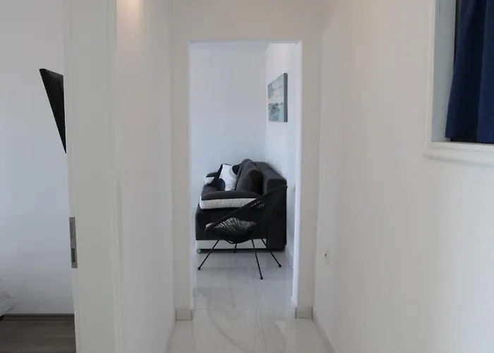 With Terrace And Sea View - Lucic Apartament