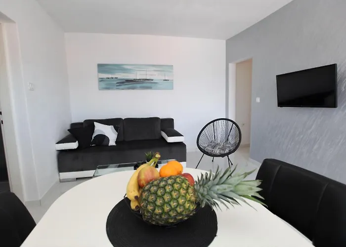 Apartament With Terrace And Sea View - Lucic Trogir