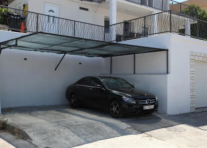 Apartament With Terrace And Sea View - Lucic