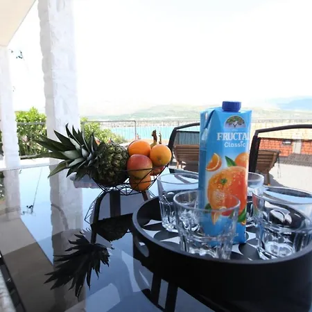 דירה With Terrace And Sea View - Lucic *